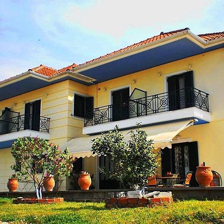 Guesthouse Bizani Neo Mpizani Buitenkant foto