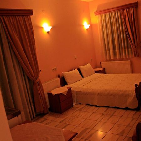 Guesthouse Bizani Neo Mpizani Buitenkant foto