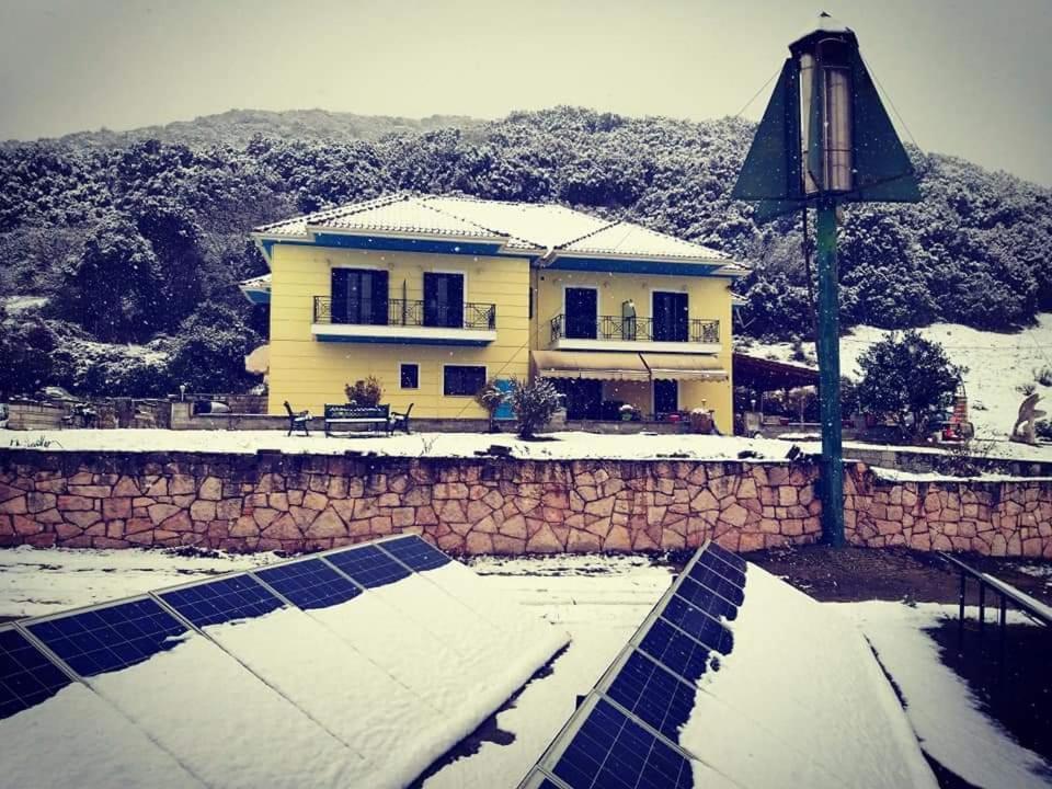 Guesthouse Bizani Neo Mpizani Buitenkant foto