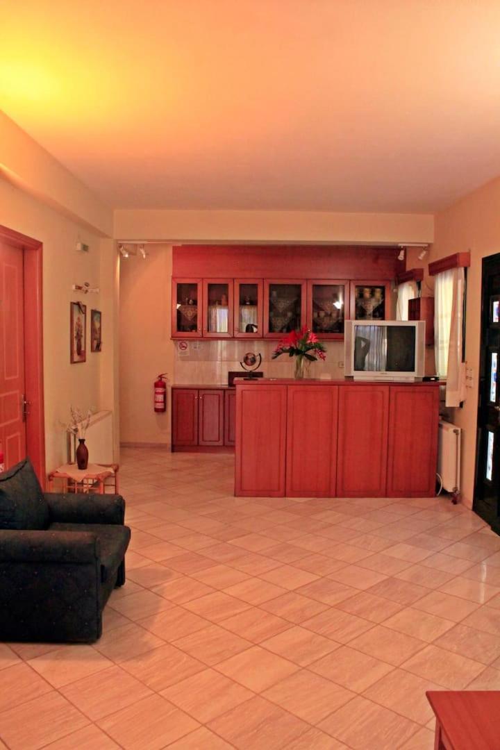 Guesthouse Bizani Neo Mpizani Buitenkant foto